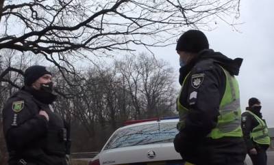 Полиция устанавливает личность: в Харькове возле родника нашли тело мужчины, фото