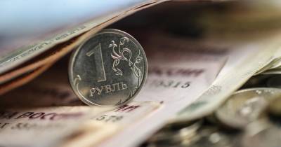 Банкир спрогнозировал, когда в России откажутся от "железного" рубля