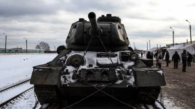 Танкисты ВВО отметили День защитника Отечества заездом на Т-34