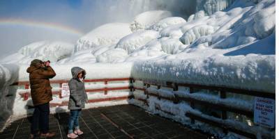 Ледяные чертоги. Невероятные снимки замерзшего Ниагарского водопада — фоторепортаж