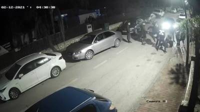 Видео: шестеро жителей юга Израиля жестоко избили мужчину в ответ на просьбу не шуметь