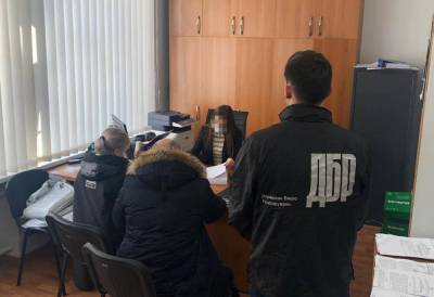 Пятерых налоговиков Киевщины заподозрили в хищении миллионов