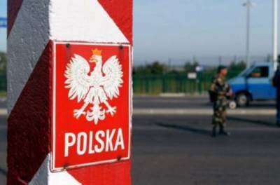 Більше 300 українців попросили притулку в Польщі