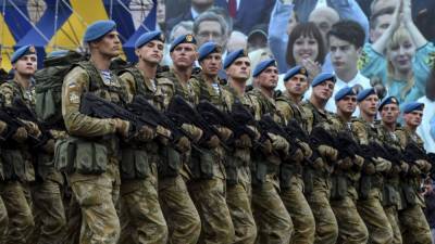 Украинские десантники проведут учения на границе с Крымом