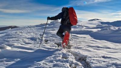 Ледяная ловушка: попавших в расщелину сноубордистов чудом спасли на Эльбрусе - 5-tv.ru