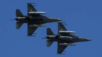 Греческие F-16 опасно приблизились к турецкому cудну