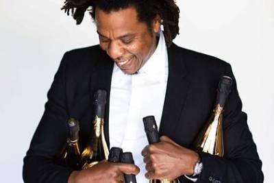 Рэпер Jay-Z продал половину своего бренда шампанского