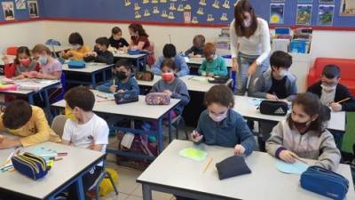 Израиль выходит из карантина: в каких городах дети вернутся в школы