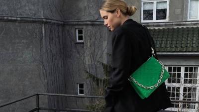 Insta-отчет: как модницы носят новую сумку Louis Vuitton Coussin