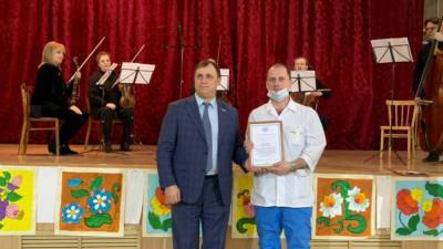 Депутат Вострецов посетил ПНИ Петербурга в честь Дня защитника Отечества