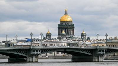Санкт-Петербург возглавил список популярных туристических направлений на праздники