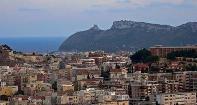 В Италии около 200 гробов смыло в море из-за обрушения скалы