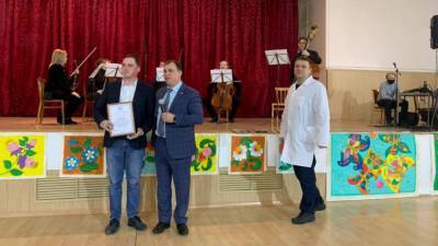 Вострецов организовал праздничный концерт для постояльцев ПНИ Петербурга