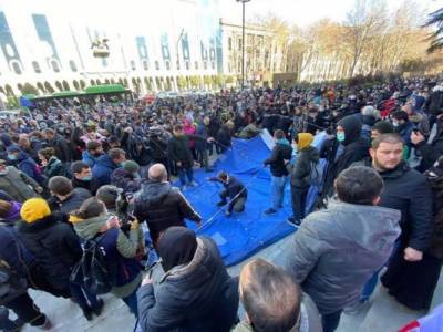 Бессрочный протест, палатки у парламента — планы оппозиции Грузии