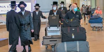 Подозрение: 11 ультраортодоксов сели на рейс из Нью-Йорка с фальшивыми справками и оказались больны коронавирусом