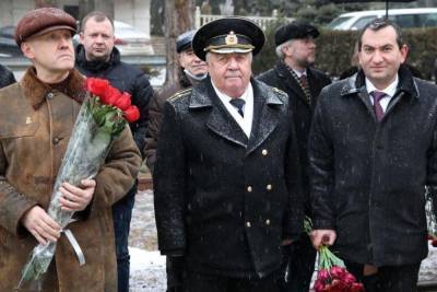 Роман Амстиславский возложил цветы в память защитников Отчества в Пятигорске
