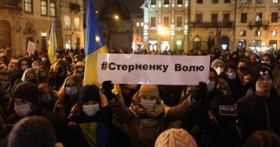 Под ОП начались столкновения сторонников Стерненко с полицией (ВИДЕО)