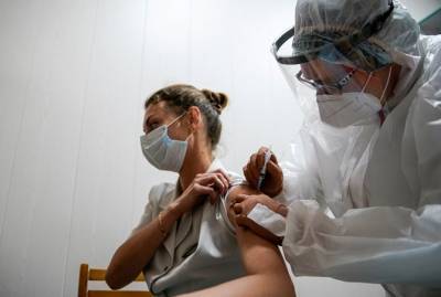 В испанском регионе Галисия будут штрафовать людей за отказ от вакцинации
