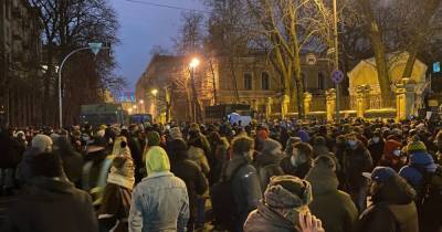 Во многих городах Украины граждане вышли в поддержку осужденного Стерненко (ФОТО)