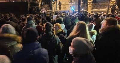 На акции в поддержку Стерненко под ОП начались столкновения с полицией (видео)