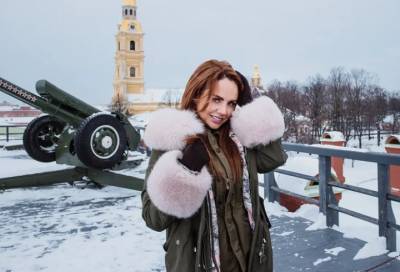 Певица МакSим поздравила петербуржцев с Днём защитника Отечества