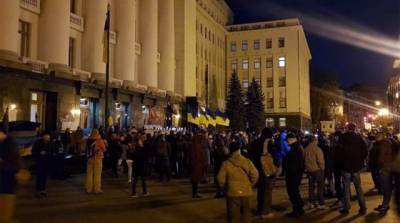 В Киеве между протестующими и полицией начались столкновения