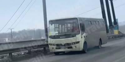 У маршрутки в Киеве на ходу отваливалось колесо - видео - ТЕЛЕГРАФ