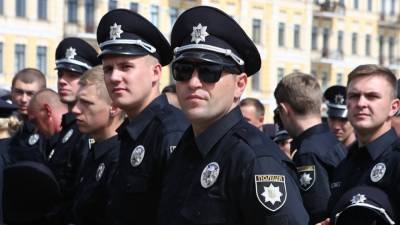 Полиция задержала несколько человек во время протестов около офиса Зеленского