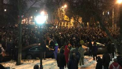 Активисты объявили бессрочную акцию протеста в поддержку Стерненко