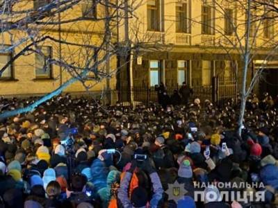 Количество задержанных во время протестов на Банковой возросло до 24