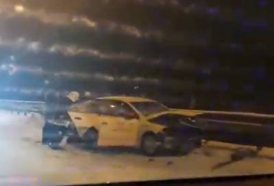 Водитель пострадал в массовом ДТП на Новоприозерском шоссе