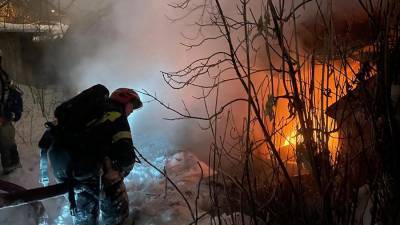 Пожар в ангаре на Даниловской набережной в Москве ликвидирован