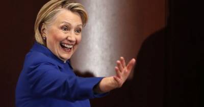 Хиллари Клинтон напишет политический триллер: что известно
