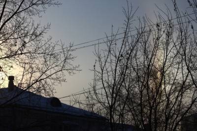 Небо Красноярска украсило яркое солнечное гало