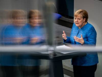 Коронавирус Меркель заявила о начале третьей волны эпидемии в Германии