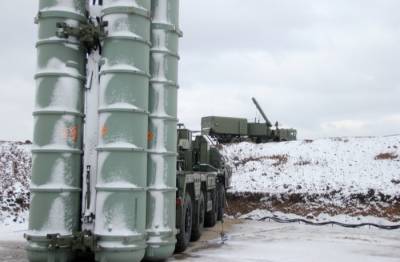 Российские военные ставят на боевое дежурство новый дивизион С-400 на Сахалине