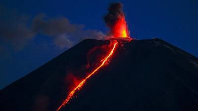 Извержение Ключевского вулкана на Камчатке начало набирать силу