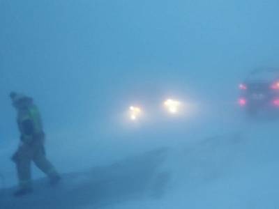 В плену стихии: на Южном Урале закрыты дороги, введен режим ЧС, люди замерзают на трассах
