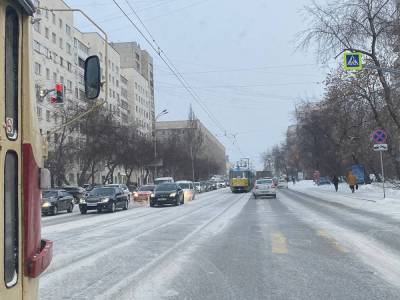 В центре Екатеринбурга снова встали трамваи