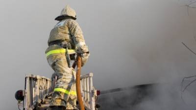 Пожарные ликвидировали возгорание в ТЦ "Ткацкий-1" в Горно-Алтайске