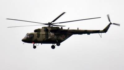 Вертолет Ми-8 с пассажирами совершил экстренную посадку под Красноярском