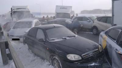 Метель в Башкирии: в ДТП с участием 39 автомобилей пострадали 10 человек - mir24.tv - Башкирия - Уфа - Оренбург - район Аургазинский