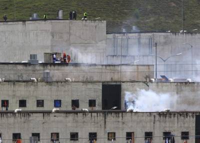 В Эквадоре 67 человек погибли в тюремных бунтах