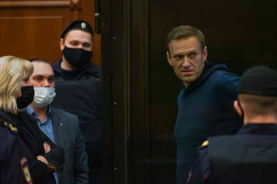 Юрист назвал два сценария судьбы оппозиционера Навального в тюрьме