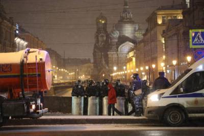 В Петербурге суд отпустил случайно оказавшегося на митинге инвалида