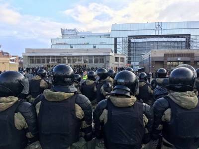 Путин кратно увеличил штрафы за неповиновение силовикам и нарушения на митингах