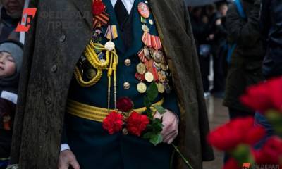 «Защитим память героев»: в российских городах возложили цветы к мемориалам