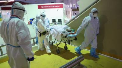 Российский инфекционист объявил о завершении третьей волны коронавируса