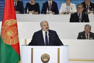 Лукашенко поздравил Эстонию с днем независимости и предложил «сотрудничать»