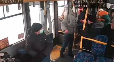 Полное видео драки в автобусе: с чего все началось и реакция пассажиров